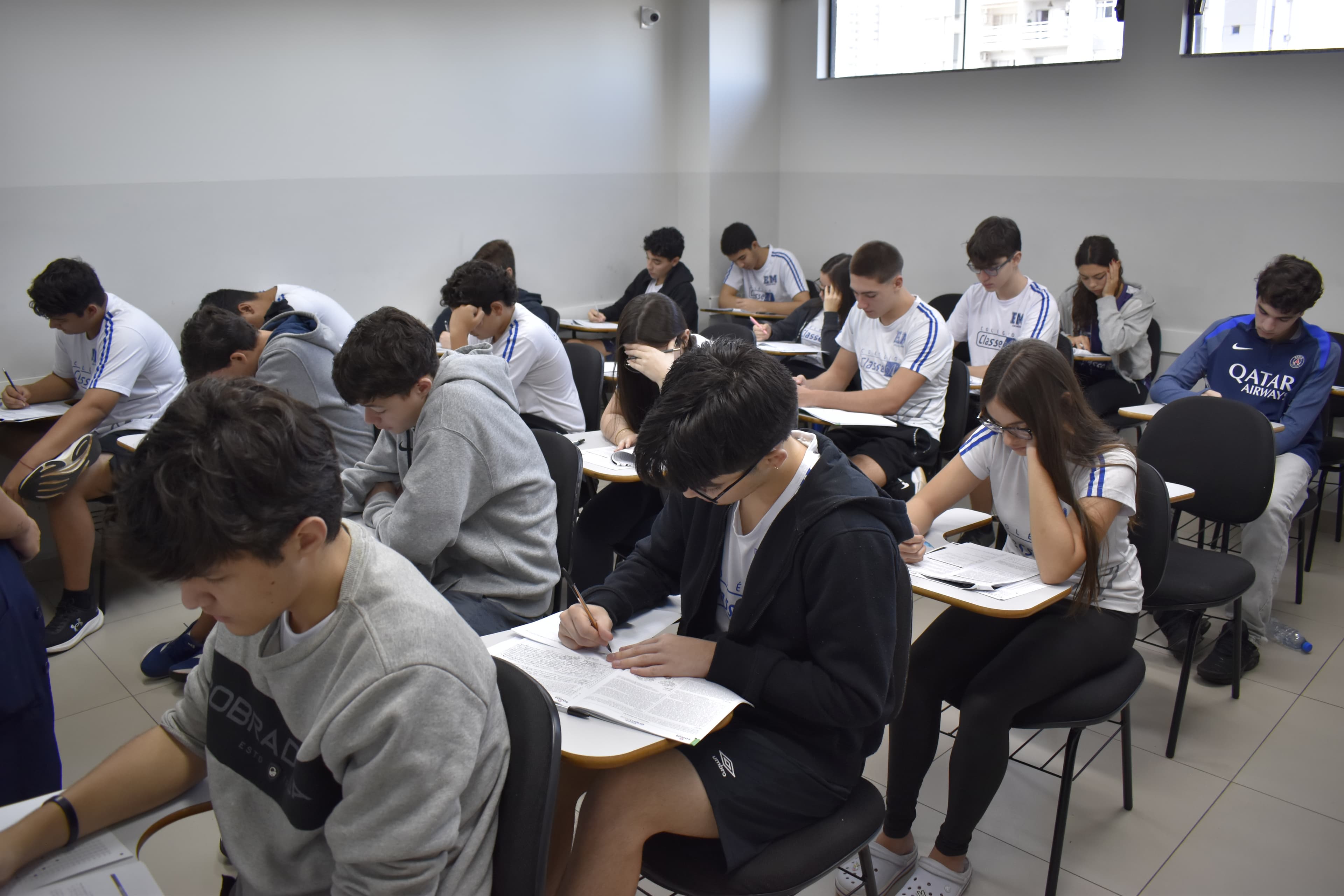 Alunos do Pré-Vestibular em aula no Colégio Classe A